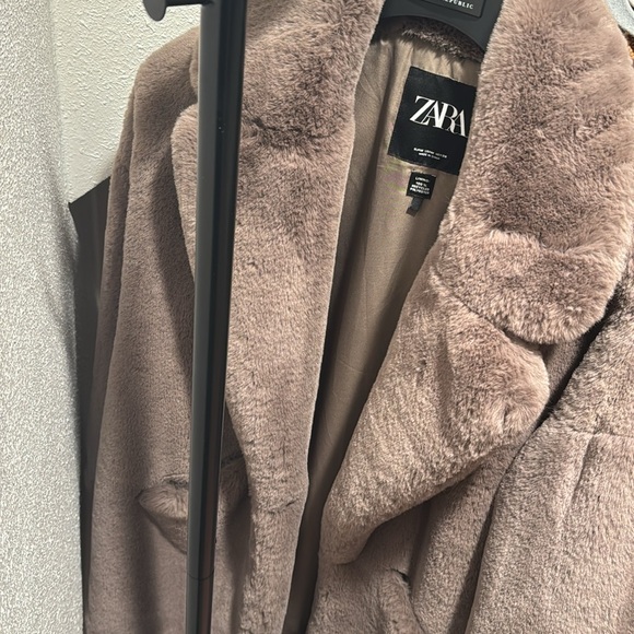 SALE!!! Zara faux fur coat brown RARE - Picture 2 of 11